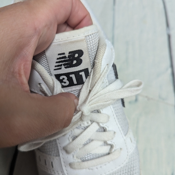 New Balance 311 tennis shoes - Picture 8 of 8